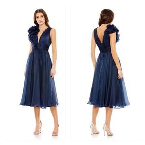 Mac Duggal Plunging Ruffle A line Dress size 4 NWT